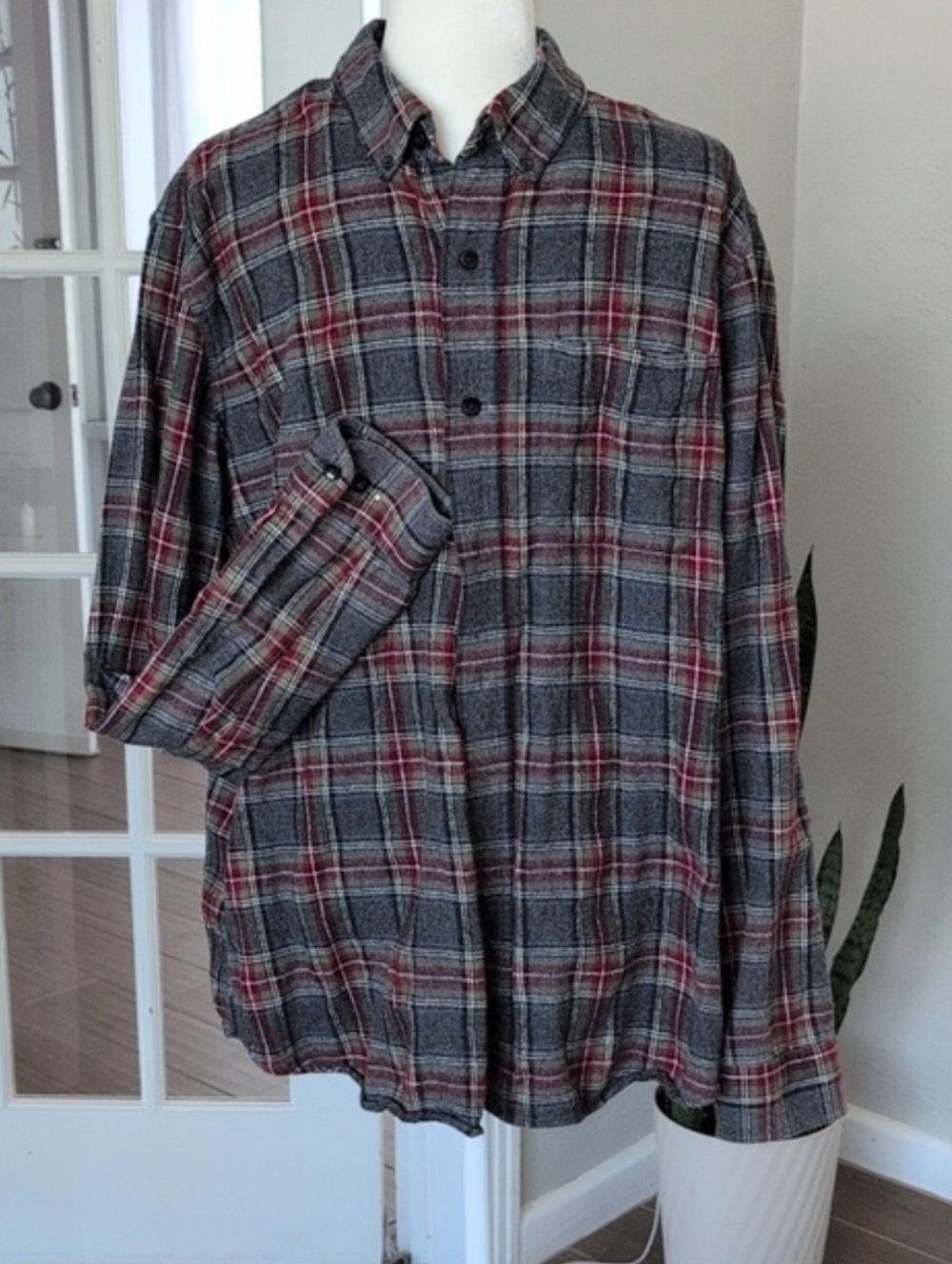 LL Bean Flannel Shirt Black and Red Plaid Slim Fit XL